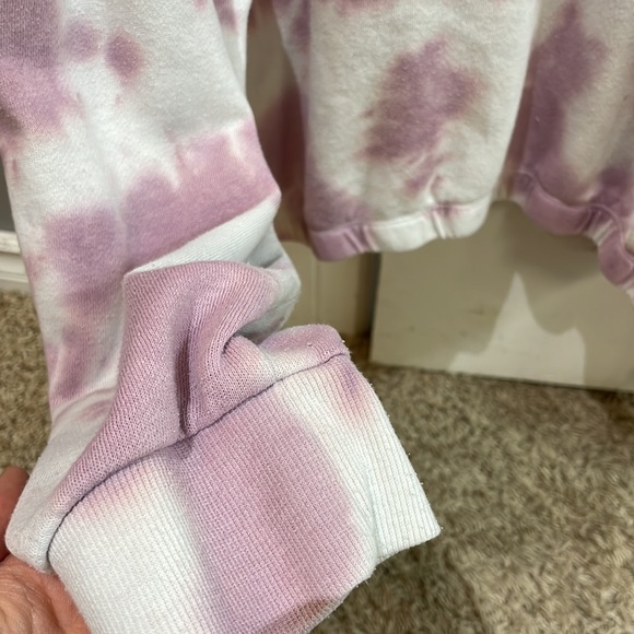 Size Medium sweatshirt from Garage. - Picture 3 of 3